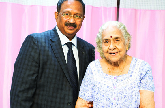 Fortis Malar Hospital gives new lease of life to 93-year-old lady suffering from acute Cholecystitis
