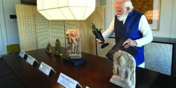 PM Modi to bring back 157 aretfacts, antiquities handed over by US