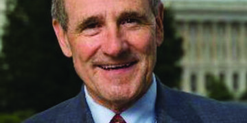 US senator lauds India’s decision to resume COVID-19 vaccine export