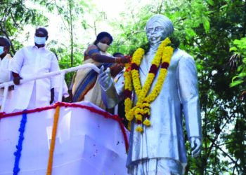 Puducherry Lt Governor, CM pay homage to Tamil poet Bharathi on his 100th death anniversary