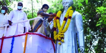 Puducherry Lt Governor, CM pay homage to Tamil poet Bharathi on his 100th death anniversary