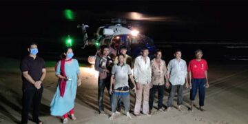 Daredevil Indian Coast Guard aircraft pilots rescue 7 fishermen of distressed boat near Diu