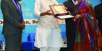 Rajnath Singh felicitates winners of DRDO’s  ‘Dare to Dream 2.0’ contest and Young Scientists