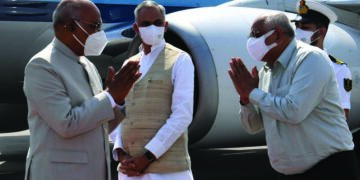 President Kovind arrives in Gujarat, interacts with HC judges at Raj Bhavan