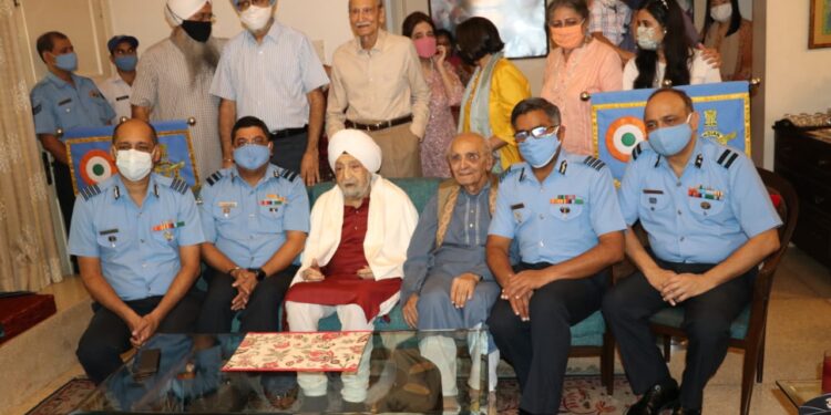Veteran Indian Air Force Officer from the accounts branch turns centenarian