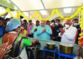 Home Minister Amit Shah inaugurates eco-friendly tea stall at Gandhinagar Rly stn, tells women’s SHG to raise clay tea cup production