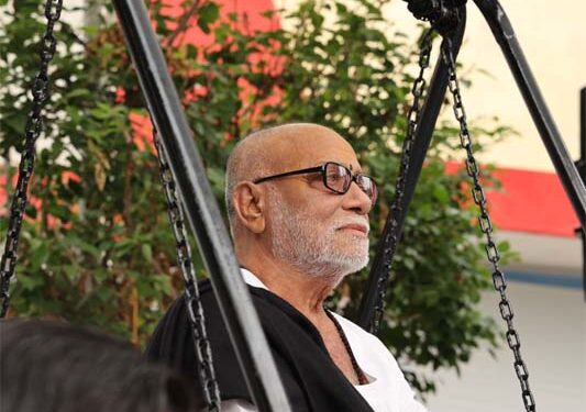 Morari Bapu donates Rs 1.25 lakh to Kerala flood victims