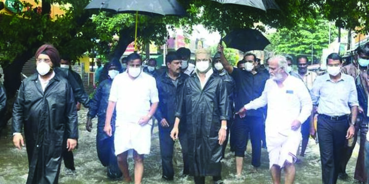 Heavy rains lash Chennai, two reservoirs to be opened; Red alert sounded for Chennai