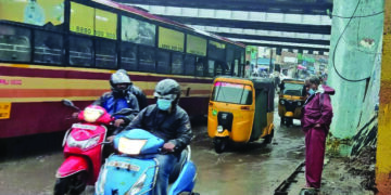 Depression lay over Bay of Bengal, to cross coast between TN and Andhra early hours on Friday