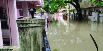 No respite for Chennai as heavy rains continue to batter it, S Railway suspends some suburban trains