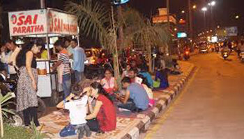 Meaty decision: Gujarat govt rolls back ban on roadside food stalls