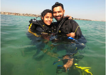 Unfathomable love: Amdavadi bizman dived 20-25-ft underwater and proposed to his fiancé