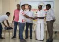 TN Sports Minister hands over Rs 1 lakh worth uniform, kit to 18 hockey players