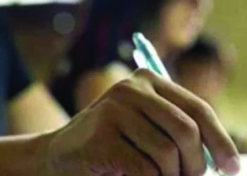 After storming ‘Kamalam’, AAP to intensify protest over clerk exam paper leak in Gujarat