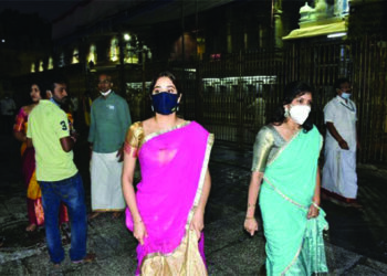 Sridevi’s elder daughter, Janhvi Kapoor, pays her obeisance at Tirumala