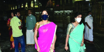 Sridevi’s elder daughter, Janhvi Kapoor, pays her obeisance at Tirumala
