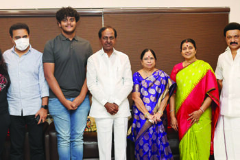 Telangana CM calls on Tamil Nadu counterpart in Chennai