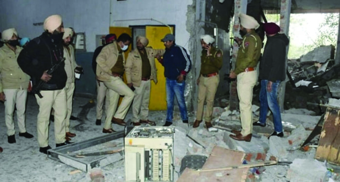Amit Shah gives 72-hr deadline to nab culprits of Ludhiana court blast