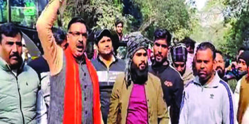 Right wing members seek release of Kalicharan, announce Rs 22 lakh reward to police officer for arresting Owaisi