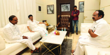 KCR invites TN CM Stalin for reopening ceremony of Yadadri temple