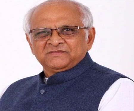 Rise in COVID-19 cases: Gujarat CM makes surprise visit to Gandhinagar hospital