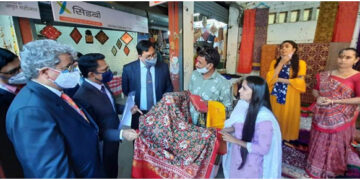 SIDBI honours top 5 artisans and micro entrepreneurs at Swavlamban Mela in Ahmedabad