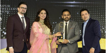 Narayan Jewellers wins JJS-IJ Jewellers Choice Design Awards for Best Bridal Design – Gold & Jadau