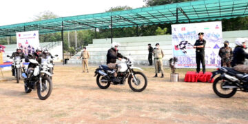 GOC of Golden Katar Division flags off BRO Motorcycle Expedition in Ahmedabad            