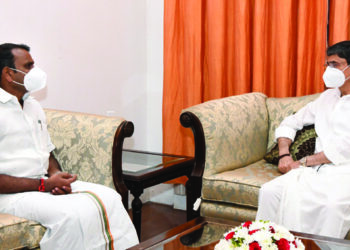 Union Minister Dr L Murugan pays courtesy call on Tamil Nadu Governor RN Ravi
