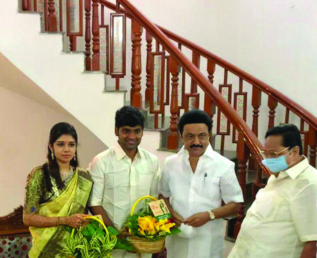 Tamil Nadu CM Stalin greets ‘8 Thottakkal’ Hero Vetri on his wedding