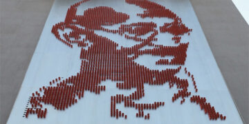Amit Shah unveils grand wall mural of Mahatma Gandhi made from 2,975 kulhad cups at Sabarmati Riverfront