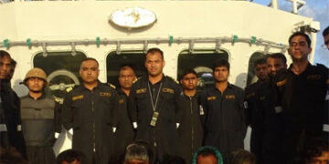 ICC Ship Ankit apprehends Pakistani boat with 10 crew members off Gujarat coast