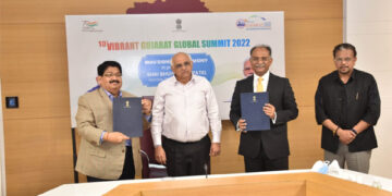 Reliance signs MoU with Gujarat govt for investment of Rs 5.95 lakh cr in green energy & other projects