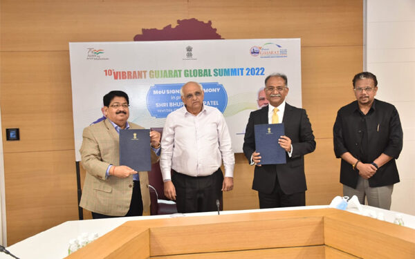 Reliance signs MoU with Gujarat govt for investment of Rs 5.95 lakh cr in green energy & other projects