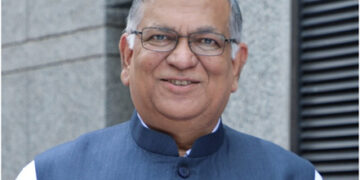 IITGN bids adieu to founding director Prof Sudhir Jain; Prof Amit Prashant is new officiating director