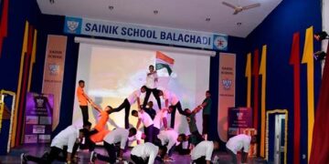 ‘Learn the art of leadership while studying in school and not to compromise with the character in life’