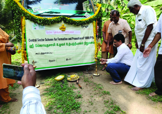 Isha-mentored Sri Velayudasamy Farmer Producer Co makes first sale of 10 tons of coconut