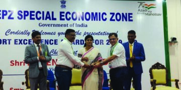 VP Naidu confers Export Excellence Award on Kovai.co under the IT/ITES among SEZ Units