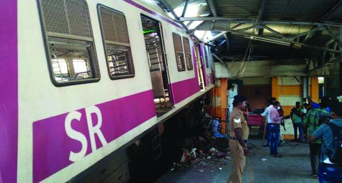 Local train derails in Chennai Beach Station, no casualty reported