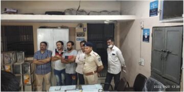 Ahmedabad cops seize 37 duplicate 15-litre Fortune Sunflower oil tins worth Rs 1.3 lakh from 3 shops