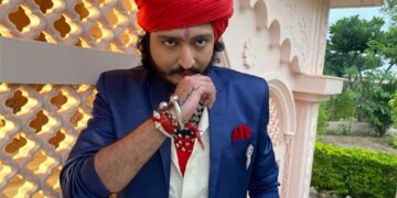 ‘Dancing Peacock’ of Gujarat, Vinay Nayak, rules the hearts of music lovers with his multi-faceted talent