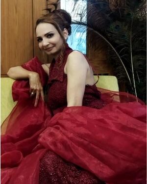 Pride of Gujarat: Teenager’s mother wins Ms Earth International 2022 title in first-ever online contest