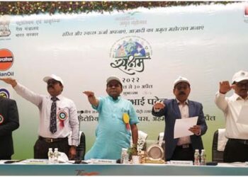 Gujarat Oil Minister advocates students to be ambassadors for energy conservation
