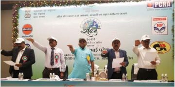 Gujarat Oil Minister advocates students to be ambassadors for energy conservation