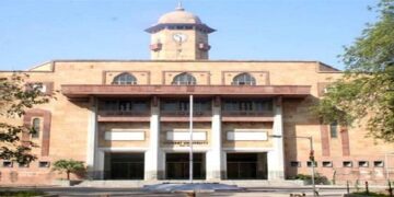 University of Ladakh VC flags off batch of 30 students on exposure cum study tour to Gujarat University