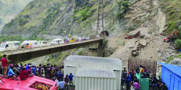 Rs 16 L Compensation for kin of each of 10 labourers who died in tunnel incident in Kashmir