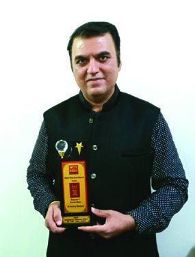 MMTV Media honours Dr Kaviraj Khialani with India’s Iron Man’s Award under Celebrity Master Chef category