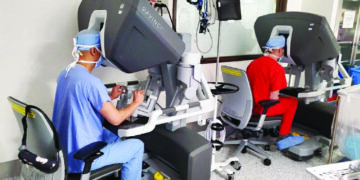 UC San Francisco surgeons perform first robotically assisted mitral valve surgery