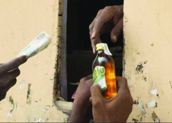 28 dead after consuming spurring liquor, Gujarat govt forms inquiry committee