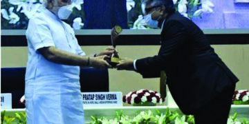 PNB MD & CEO receives the National MSME Award from PM Modi